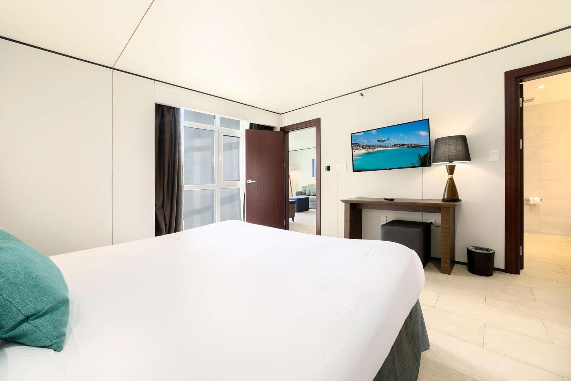 Sonesta Maho Beach All Inclusive Resort Casino & Spa Экстерьер фото